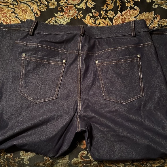 Skinny fit denim Capri’s, like new condition. - Picture 4 of 5